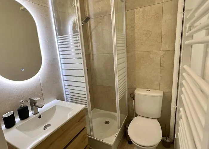 Maison Avec Parking - Patio - 4 Personnes - Proche Et Wifi * 勒格罗-迪鲁瓦